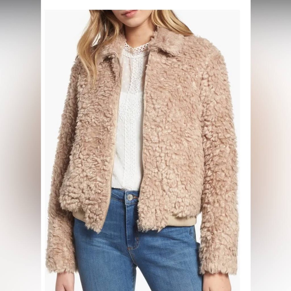 ENDLESS ROSE SHERPA TEDDY JACKET. SIZE MED. PERFECT USED CONDITION.